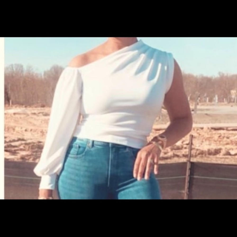 ONE SHOULDER BUBBLE SLEEVE TOP